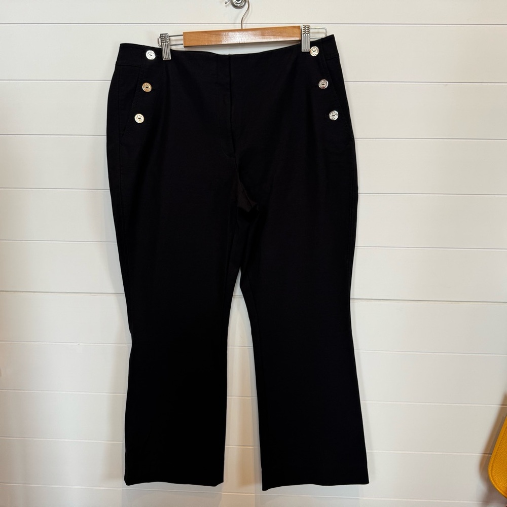White House Black Market The Flare Crop Black Pants Size 12